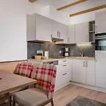 Appartement & Garni Alpenrose Obertauern