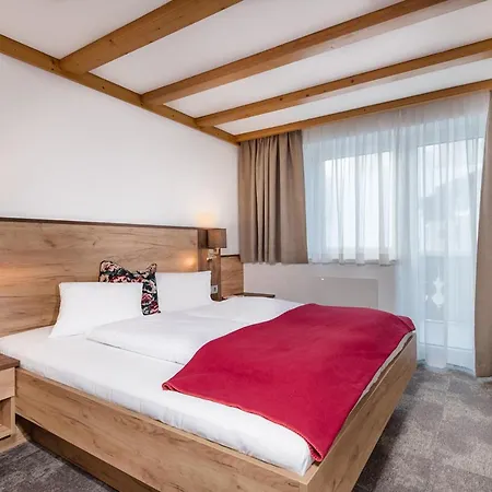 & Garni Alpenrose اوبرتاورن