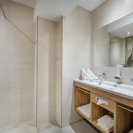 & Garni Alpenrose * اوبرتاورن