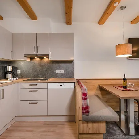 & Garni Alpenrose Apartment *