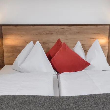 & Garni Alpenrose اوبرتاورن