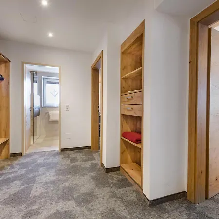 & Garni Alpenrose * اوبرتاورن